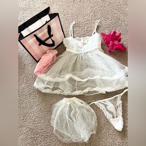 New Victoria’s Secret Bridal I DO White Embroidered 3 pieces set.